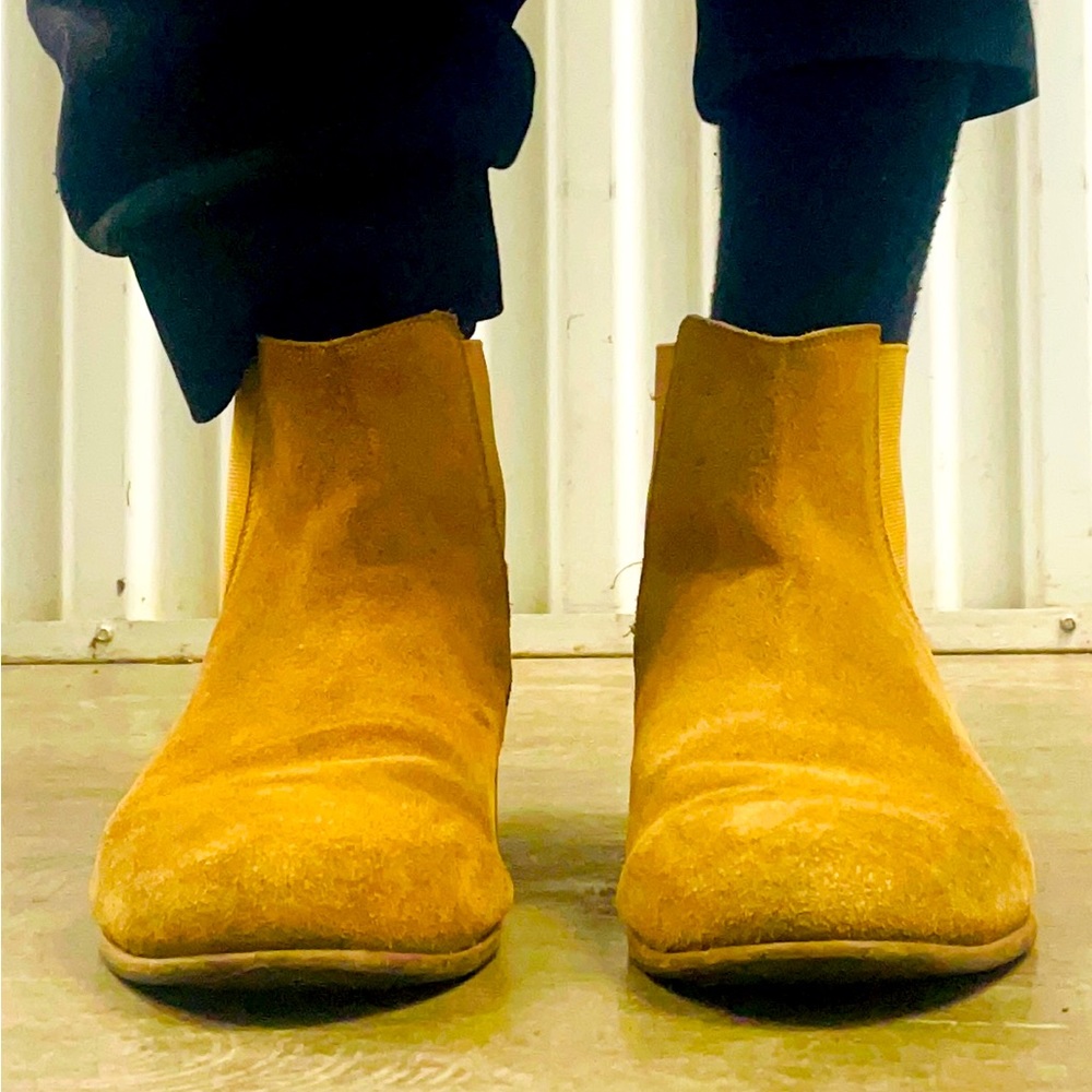 Men’s Tan suede Chelsea Boots